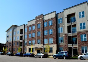 Piazza on West Pine Apartments