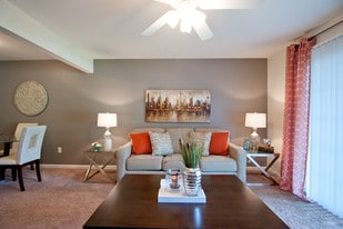 Knoxville Pointe Apartments