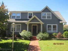 2 Bedroom Single-Family Home for Rent $3400