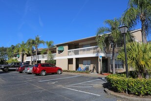 Monterey Lakes Apartments
