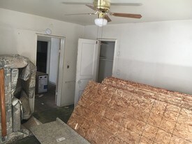 1300 Quincy St Bakersfield CA Apartments