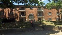 River Oaks Apartments