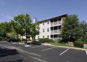 Lincoln Woods Apartments