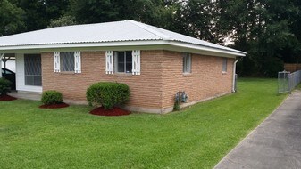 3 Bedroom Single-Family Home for Rent $1300