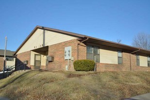 302 SW 9th St Concordia MO Apartamentos