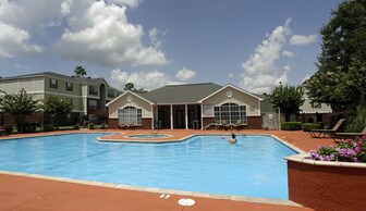 Legacy at Bentley Place Apartments