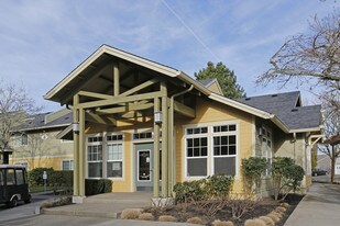Commons at Hawthorn Village Apartments