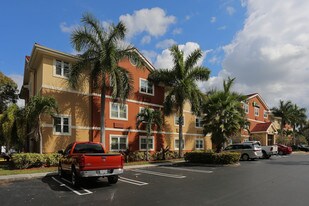 Furnished Studio – West Palm Beach - North... Apartments