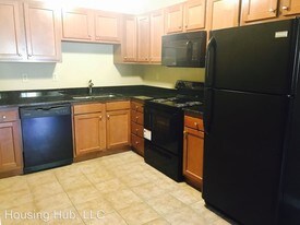 4 Bedroom Condo Unit for Rent $1400