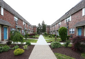 Bishop-Stratford Court Apartments