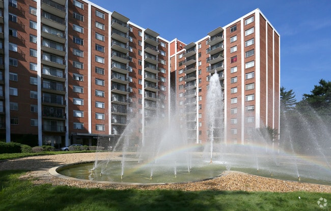 Munson Hill Towers Apartments