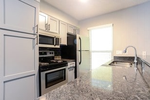 Fashion Aire Apartments