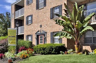 Pebble Hill Apartments