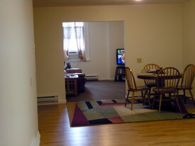 305 13th St Franklin PA Apartments