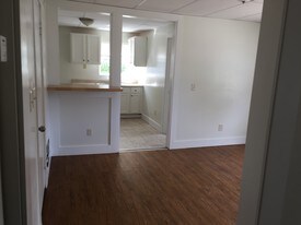 354 Iowa Ave Lorain OH Apartments