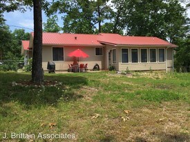 3 Bedroom Single-Family Home for Rent $895