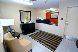 Furnished Studio – Nashville - Brentwood -...