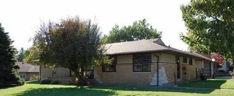 4417 N University St Peoria IL Apartments