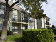 Landmark at Lake Village East Apartamentos