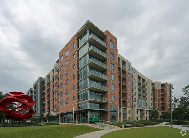 One Lakes Edge Apartments
