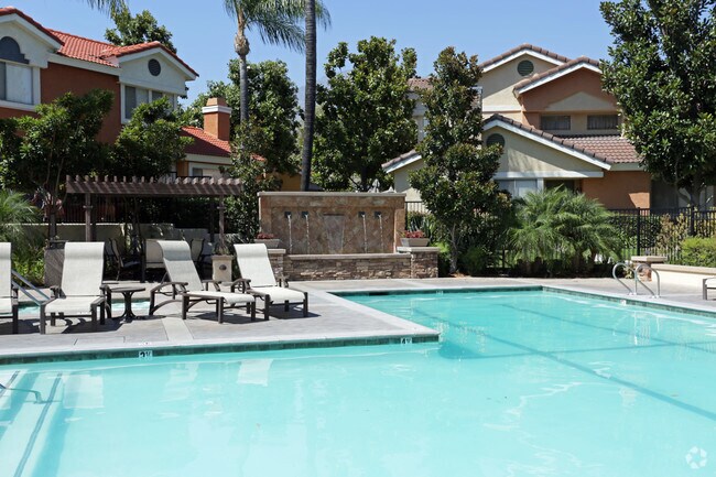 Country Club Villas/Country Club Terrace Apartments
