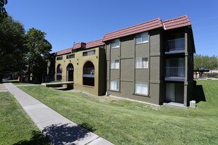 La Entrada Apartments