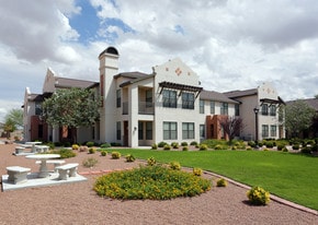 Las Mansiones Apartments