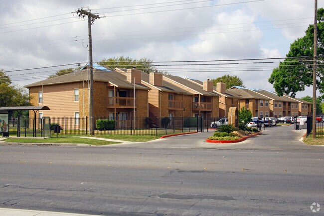 RiverBend Apartment Homes