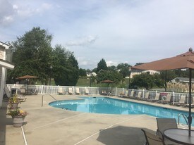 Broadstone Village Apartments