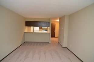 512 Femrite Dr Monona WI Apartments