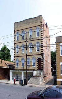246 Macarthur Ave Apartments