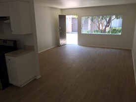 24846 Walnut St Santa Clarita CA Apartments