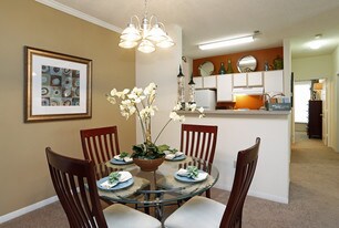 Colonial Grand at Crabtree Apartments