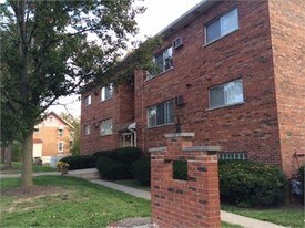 952 Seton Ave Cincinnati OH Apartments