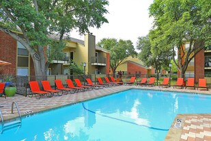 Argosy at Crestview Apartments