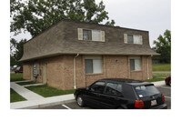 2448-2465 Hampstead Dr Apartments