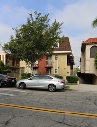 1137 N Louise St Apartments