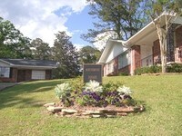 4208 42nd St Apartments
