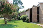 703 Golfcrest Dr Longview TX Apartments