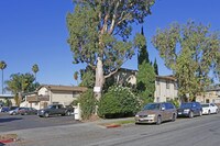 588 Avalani Ave Apartments