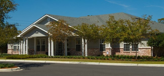 Arbor Landing at Lake Jackson Apartments