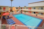 Pico Lanai Apartments
