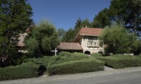 2032 Ascot Dr Apartments