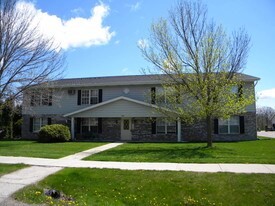 1925 Sylvan Way West Bend WI Apartments