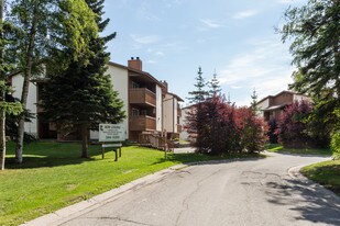 Discovery Luxury Rentals Apartments