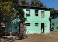 1565 30th St Apartments