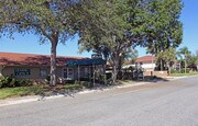 Lake Starcrest Village Apartments