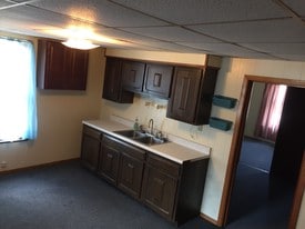 706 5th Ave Ford City PA Apartments