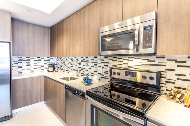 Monarc Met 3 Apartments