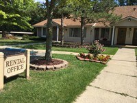 Brownstown Square Apartments